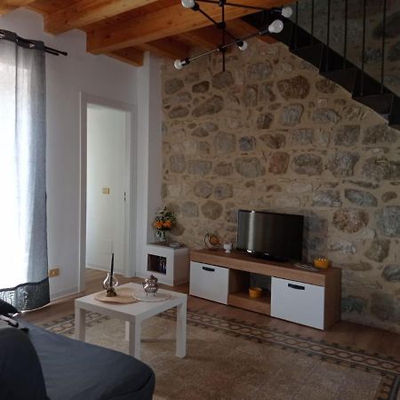Casa Vacanze Borgo Gulini Da Anna Петралия-Сопрана Экстерьер фото